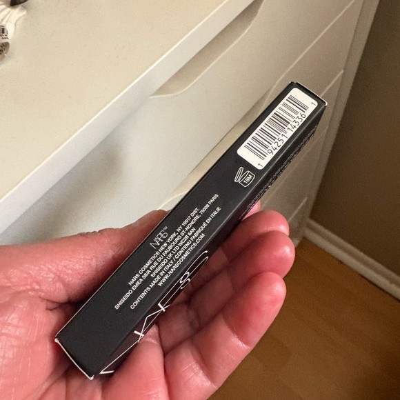 NARS Lip Crayon 🖍️ In the color ALL NIGHT LONG 172 Brand New Never Used. - Picture 3 of 7
